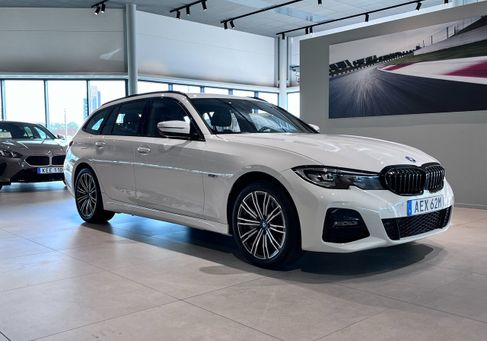 BMW 330, 2022