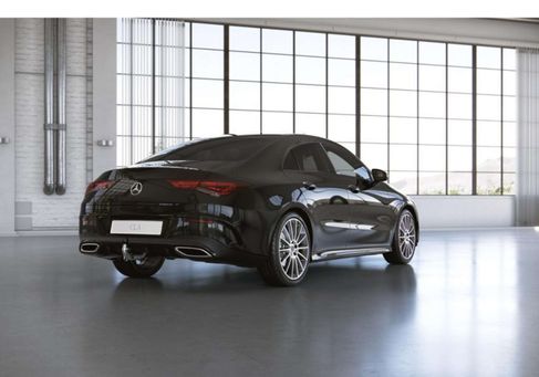 Mercedes-Benz CLA 200, 2022