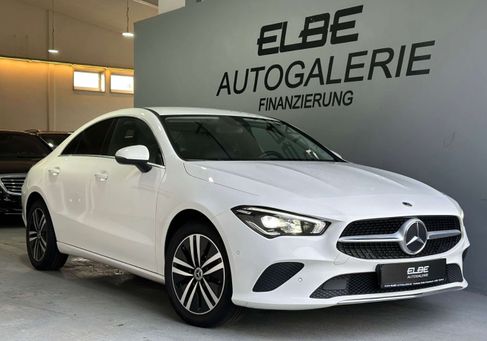 Mercedes-Benz CLA 200, 2022