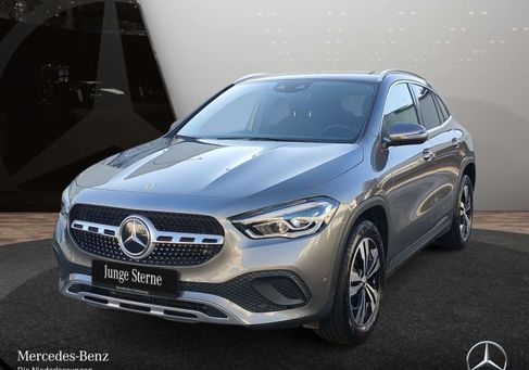 Mercedes-Benz GLA 200, 2021