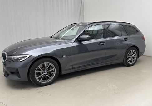 BMW 330, 2022