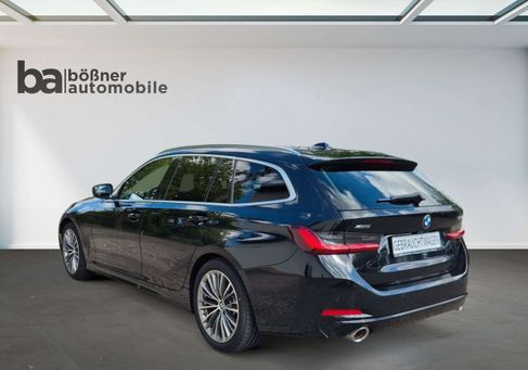 BMW 330, 2023