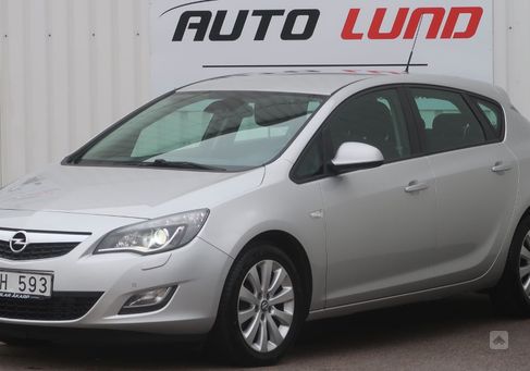 Opel Astra, 2011