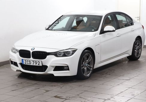 BMW 330, 2018