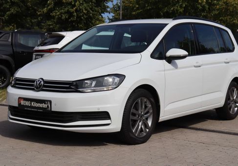 Volkswagen Touran, 2019 3