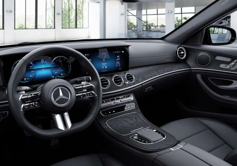 Mercedes-Benz E 300, 2022 3