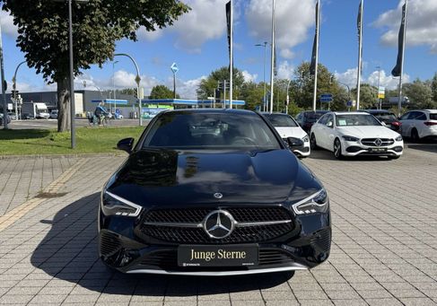 Mercedes-Benz CLA 200, 2025 2
