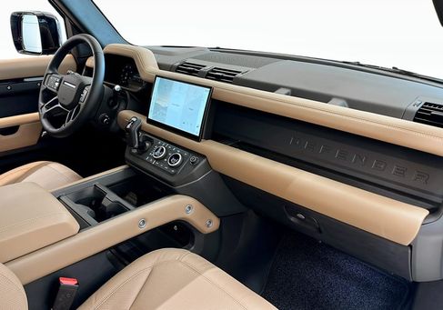 Land Rover Defender, 2025