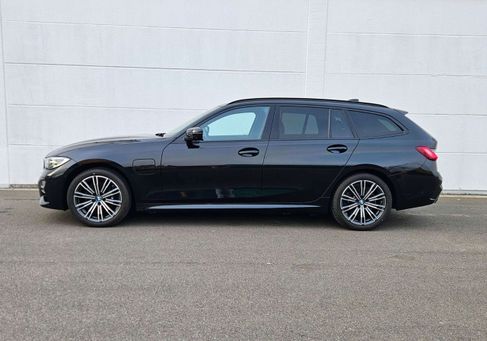 BMW 330, 2020
