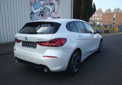 BMW 120, 2021