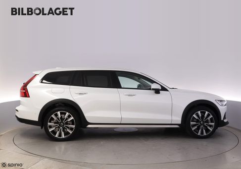 Volvo V60 Cross Country, 2024