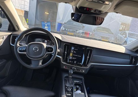 Volvo V90 Cross Country, 2019