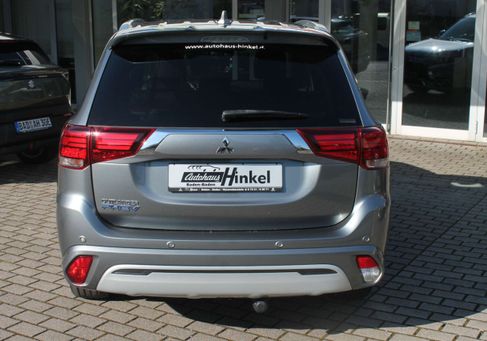Mitsubishi Outlander, 2021