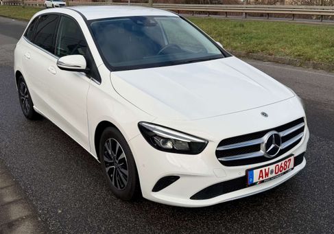 Mercedes-Benz B 200, 2022