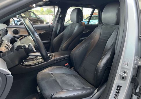 Mercedes-Benz 220, 2019