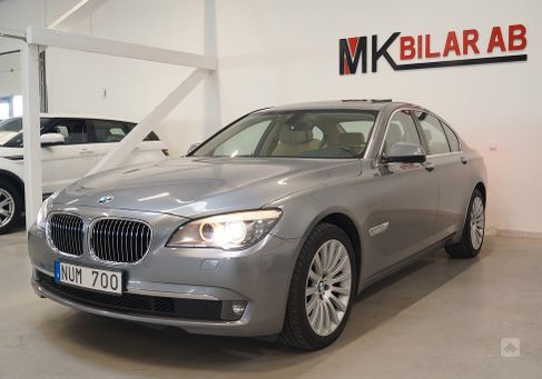 BMW 730, 2012