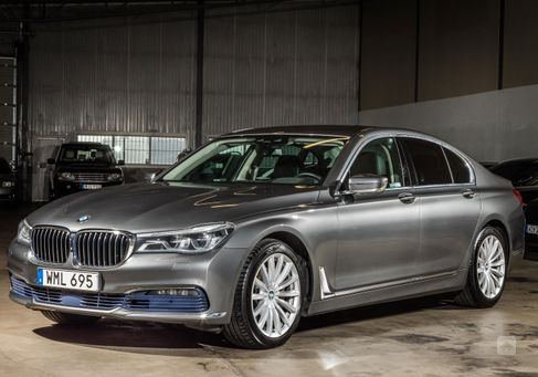 BMW 730, 2016