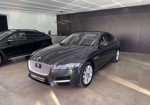 Jaguar XF, 2019 3
