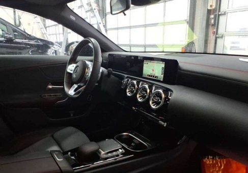 Mercedes-Benz CLA 250, 2021