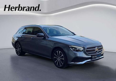 Mercedes-Benz E 300, 2022