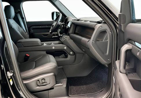 Land Rover Defender, 2026