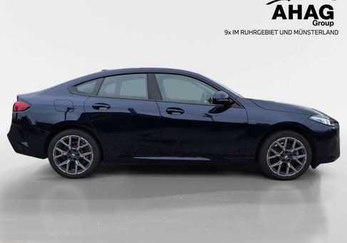 BMW 220, 2025 3