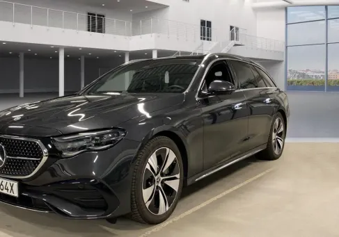 Mercedes-Benz E 300, 2026 3