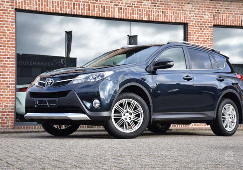 Toyota RAV 4, 2015