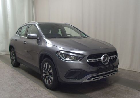 Mercedes-Benz GLA 200, 2022 3