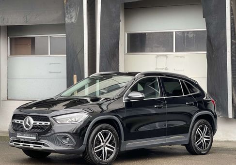 Mercedes-Benz GLA 220, 2021