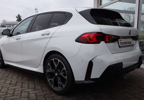 BMW 118, 2024