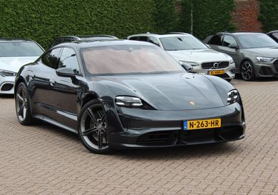 Porsche Taycan, 2020