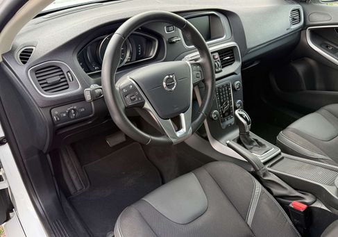 Volvo V40, 2019