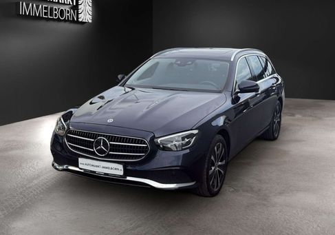 Mercedes-Benz E 300, 2022 3