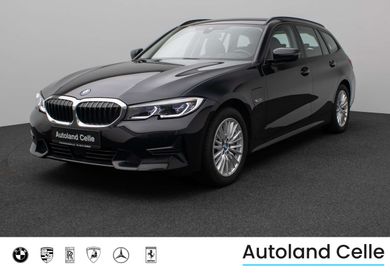 BMW 330, 2022