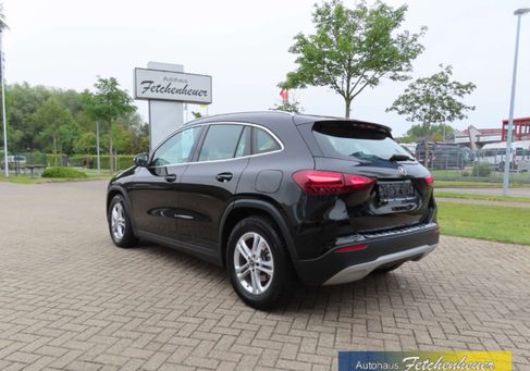 Mercedes-Benz GLA 180, 2023