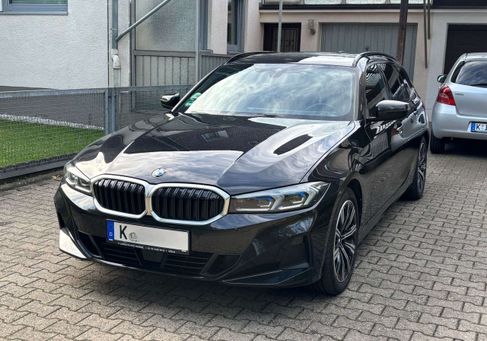 BMW 320, 2023 3