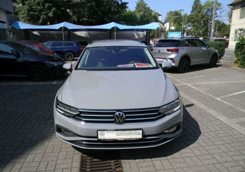 Volkswagen Passat Variant, 2023 3