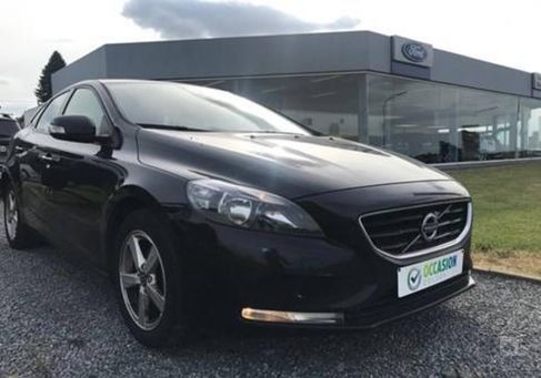 Volvo V40, 2015