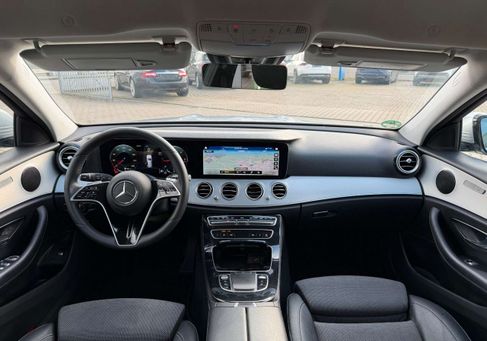 Mercedes-Benz E 220, 2021