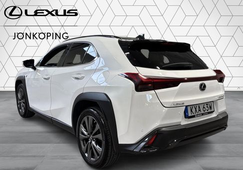 Lexus UX, 2024