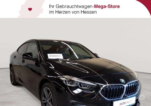 BMW 216, 2022