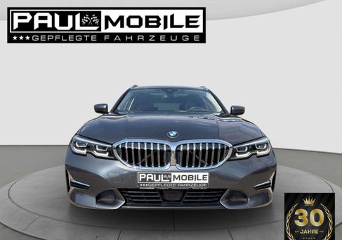 BMW 330, 2022