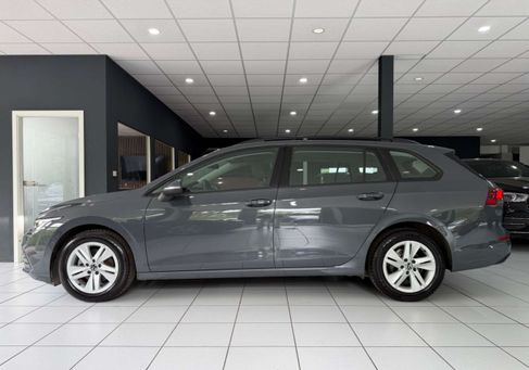 Volkswagen Golf, 2022