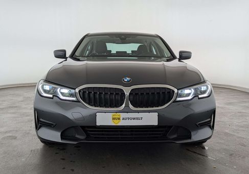BMW 330, 2020 2