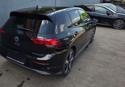Volkswagen Golf, 2022