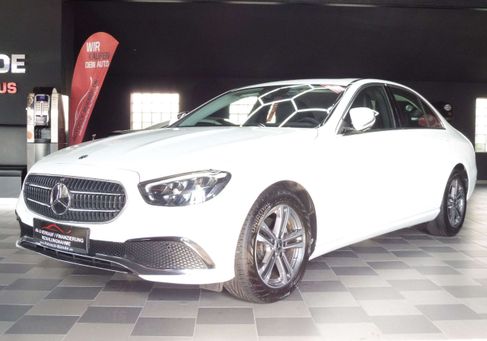 Mercedes-Benz E 200, 2022