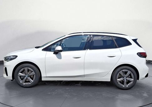 BMW 220, 2025 3