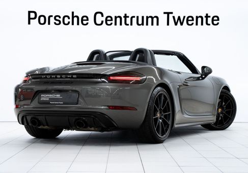 Porsche 718, 2024