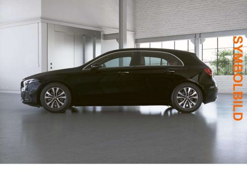 Mercedes-Benz A 200, 2022 3